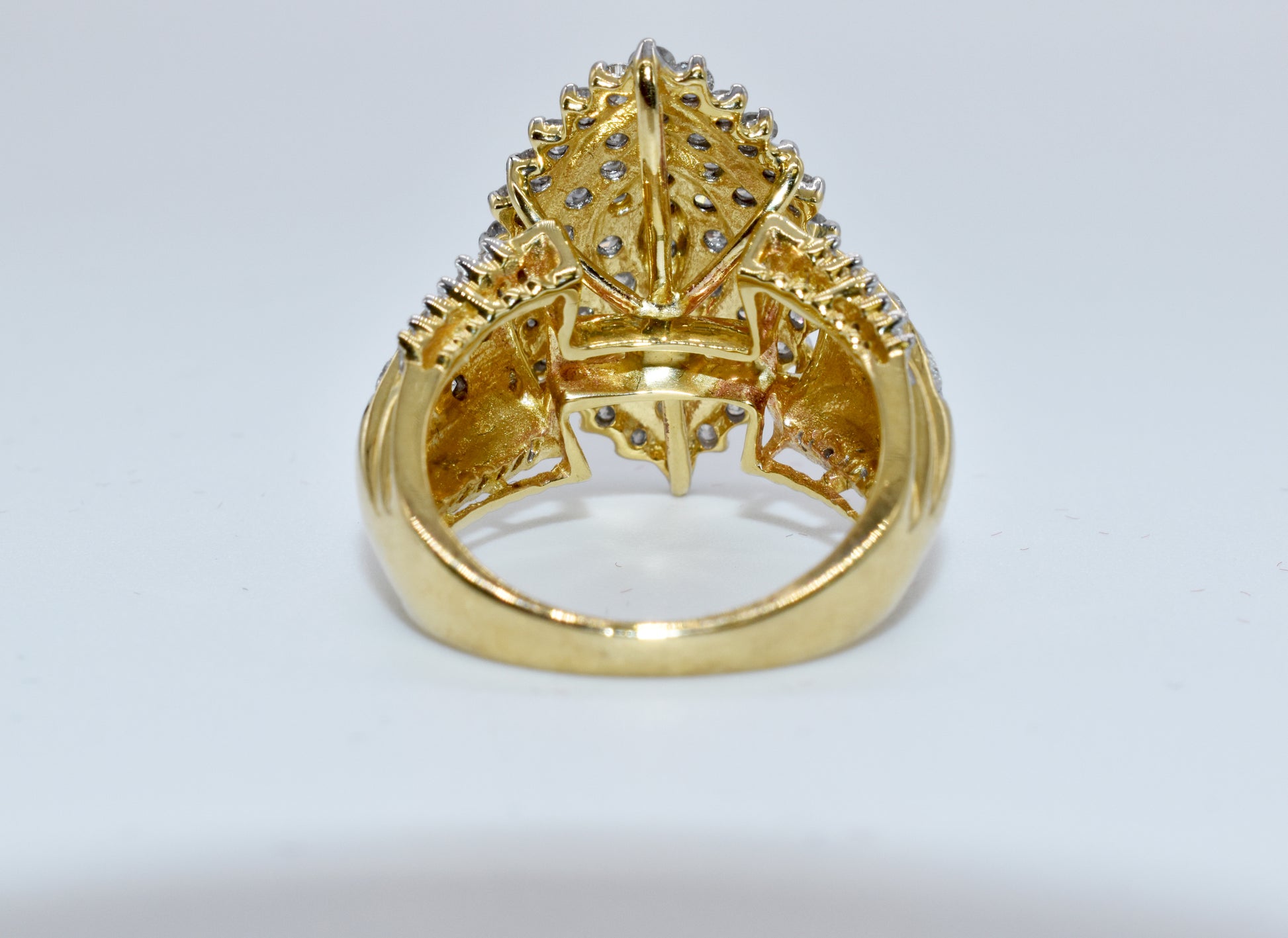 Engagement ring almond shape 10k Italian gold with diamonds. 
