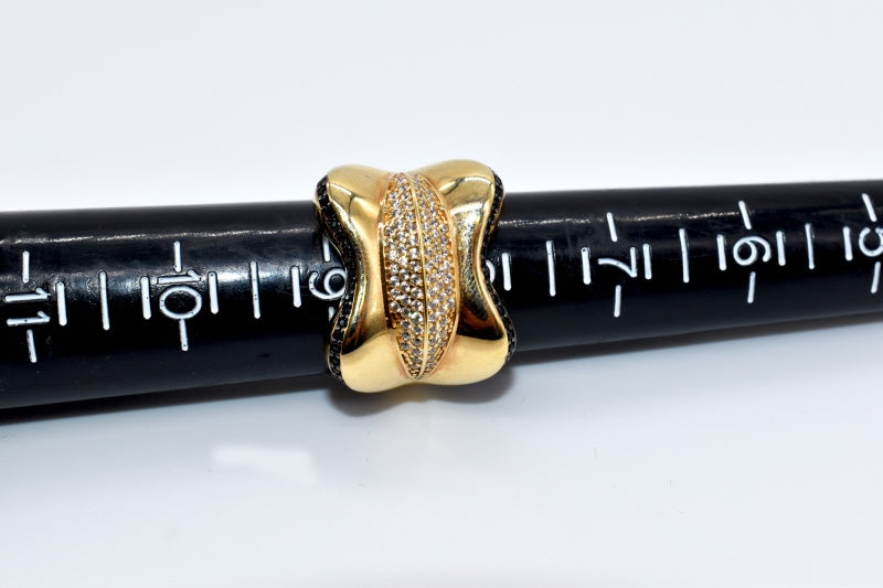 Zirconia Ring IN The Middle And Stripe On The Black Side 14KT 6.44