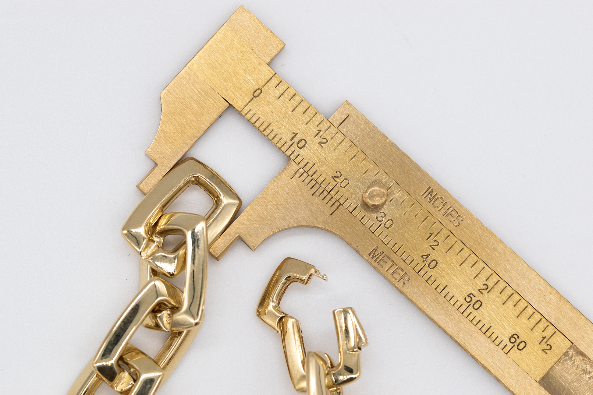 Bracelet link square design 10K Italian Gold. 