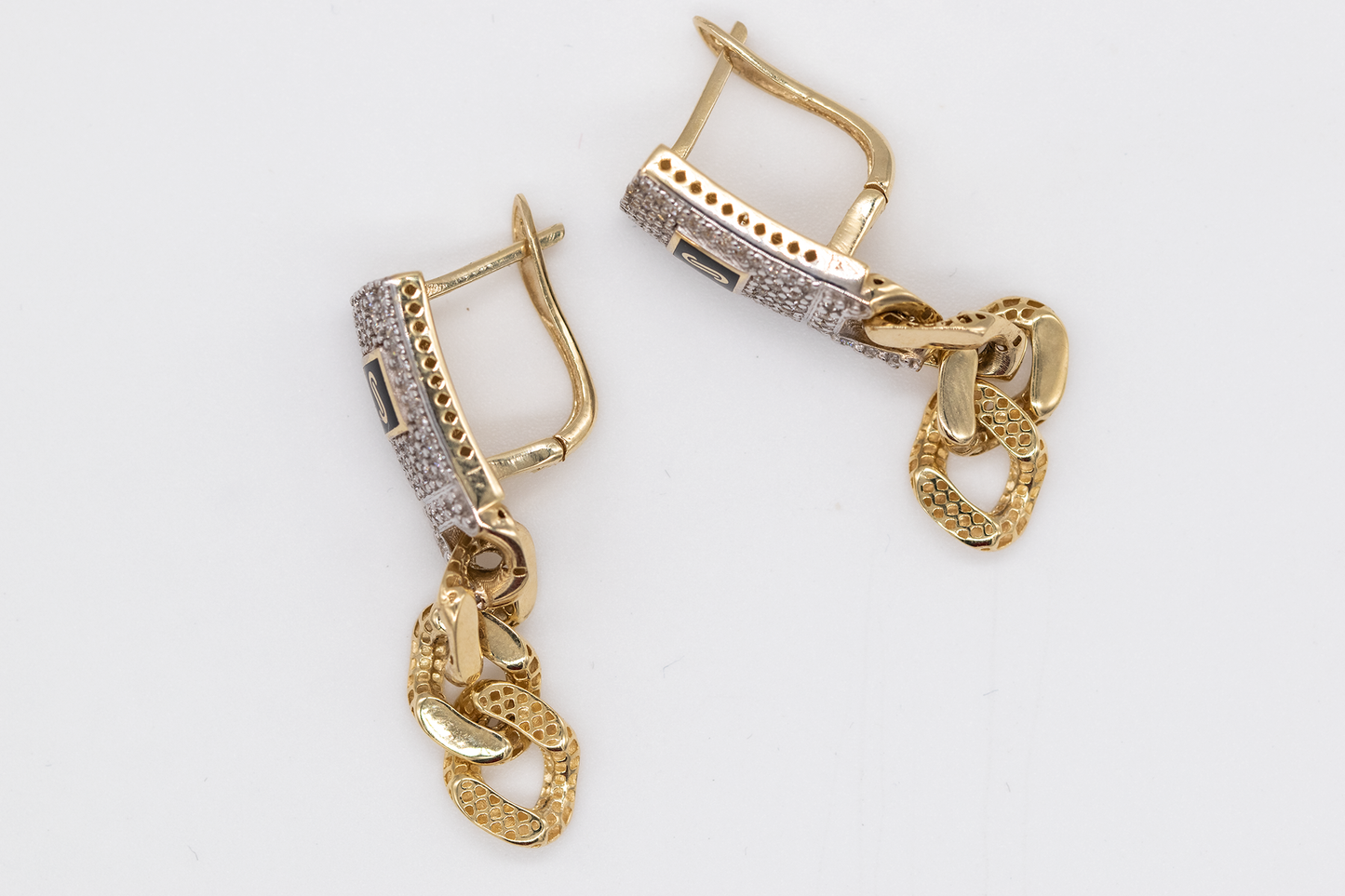 Monaco gold 10k earrings with zirconia. Aretes marca monaco de oro 10k con zirconia