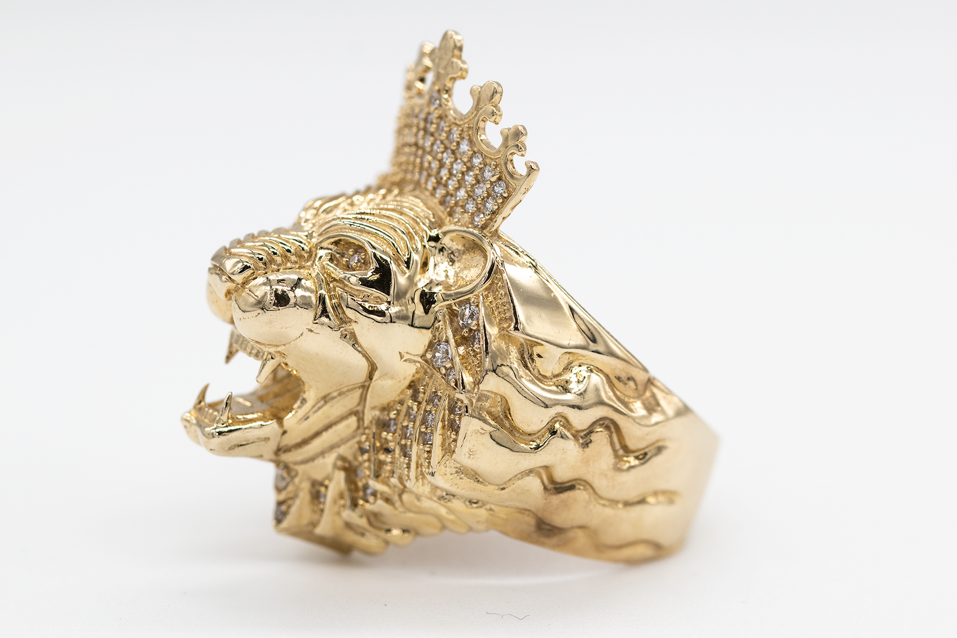 Ring Lion with crown zirconia and 10k Italian gold. 