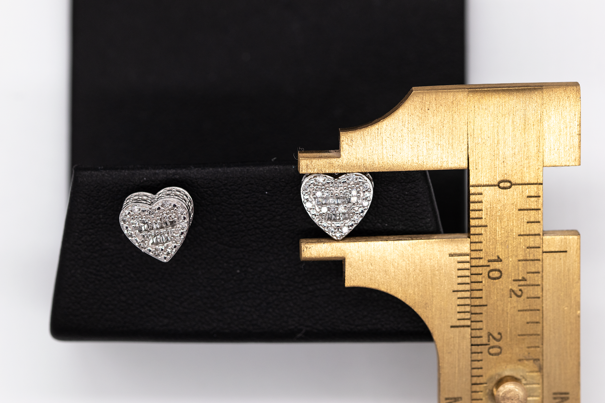 Earrings heart shape with diamonds 10k Italian gold. 